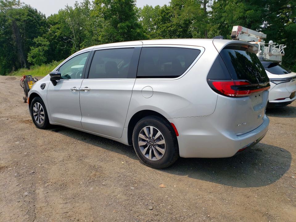 Photo 2 from auction – 2024 CHRYSLER PACIFICA with VIN 2C4RC1S76RR141544