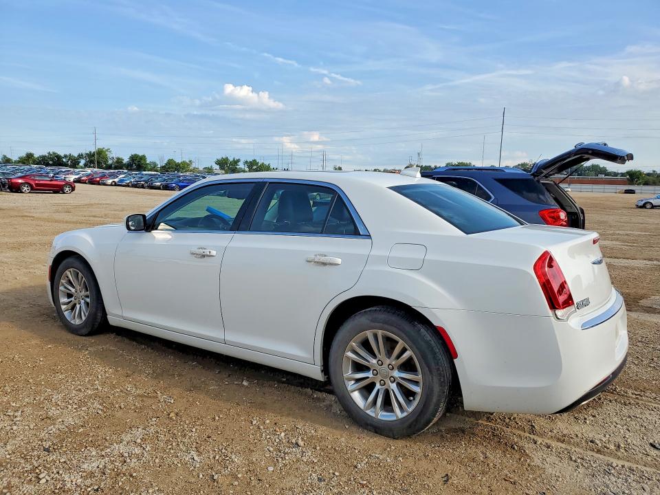 Photo 2 from auction – 2016 CHRYSLER 300 with VIN 2C3CCAAG8GH343686