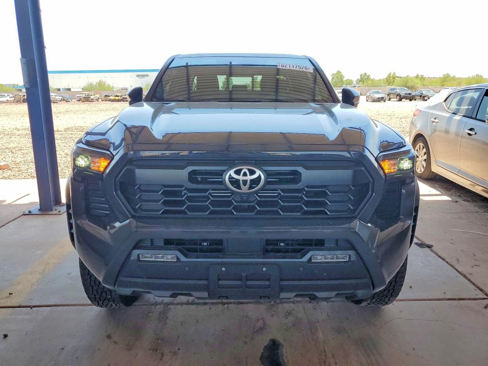Photo 5 from auction – 2025 TOYOTA TACOMA with VIN 3TMLB5JN0SM199534