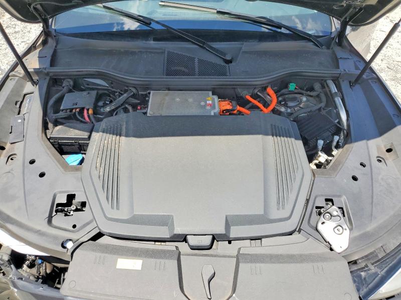 Photo 11 from auction – 2019 AUDI E-TRON with VIN WA1LAAGE7KB024783