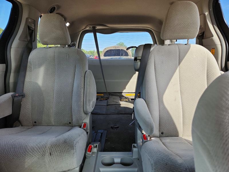 Photo 10 from auction – 2011 TOYOTA SIENNA with VIN 5TDKK3DC1BS088422