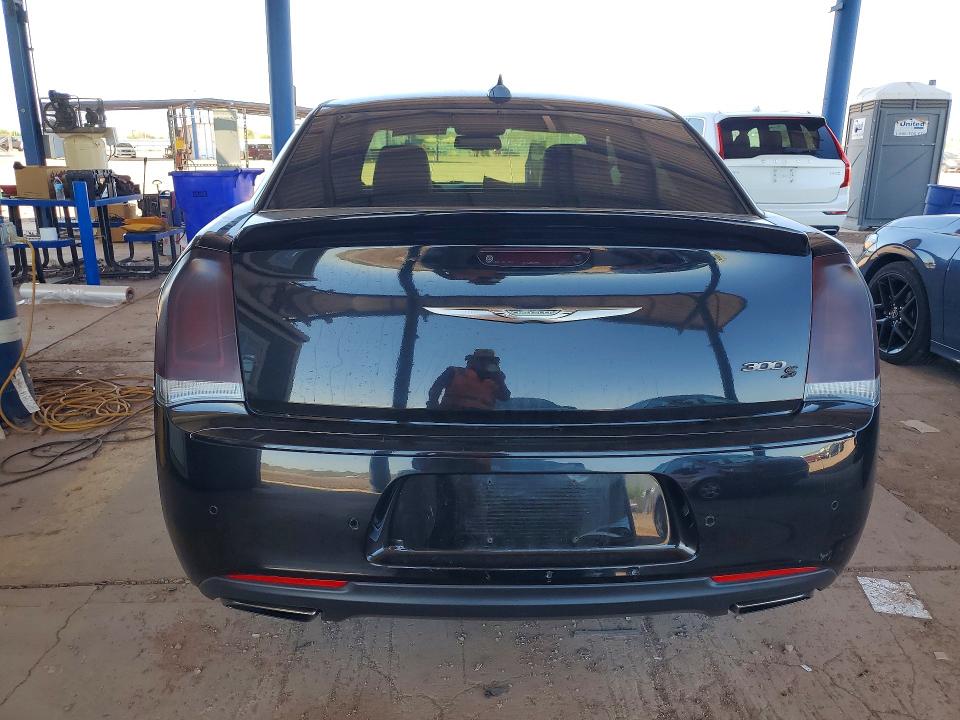 Photo 6 from auction – 2017 CHRYSLER 300 with VIN 2C3CCABT9HH625915