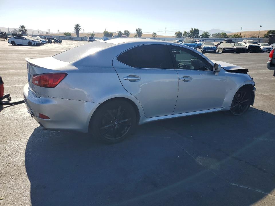 Photo 3 from auction – 2006 LEXUS IS with VIN JTHBE262965011572