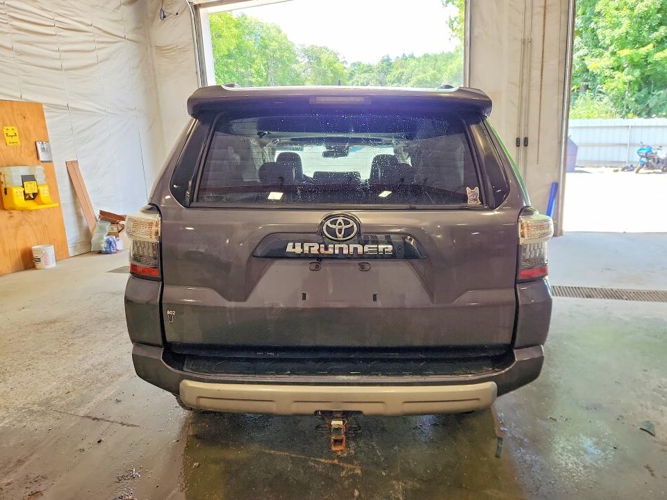 Foto 6 de la subasta – 2020 TOYOTA 4RUNNER con VIN JTEBU5JR8L5746724