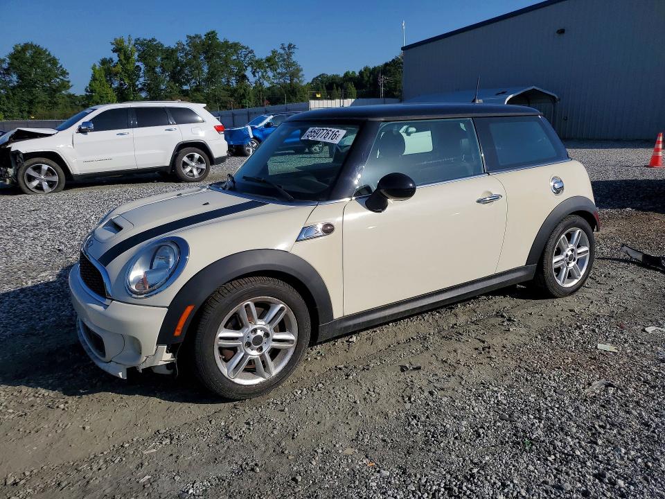 MINI COOPER 2013 with VIN WMWSV3C52DT389714 - Photo from auction
