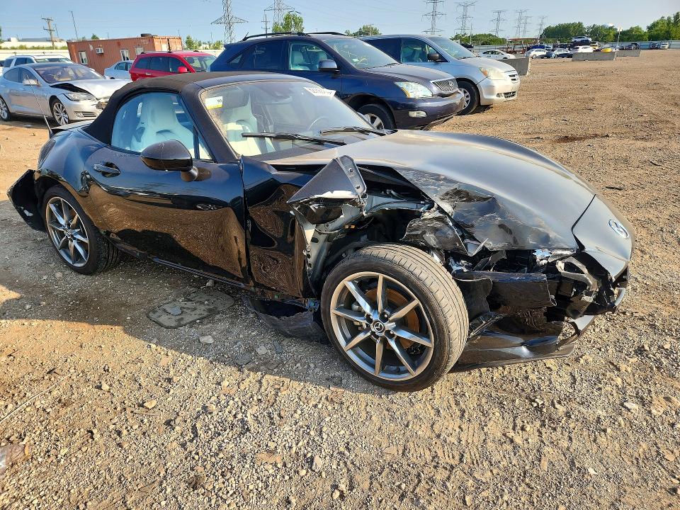 Photo 4 from auction – 2021 MAZDA MX-5 MIATA with VIN JM1NDAD77M0452430