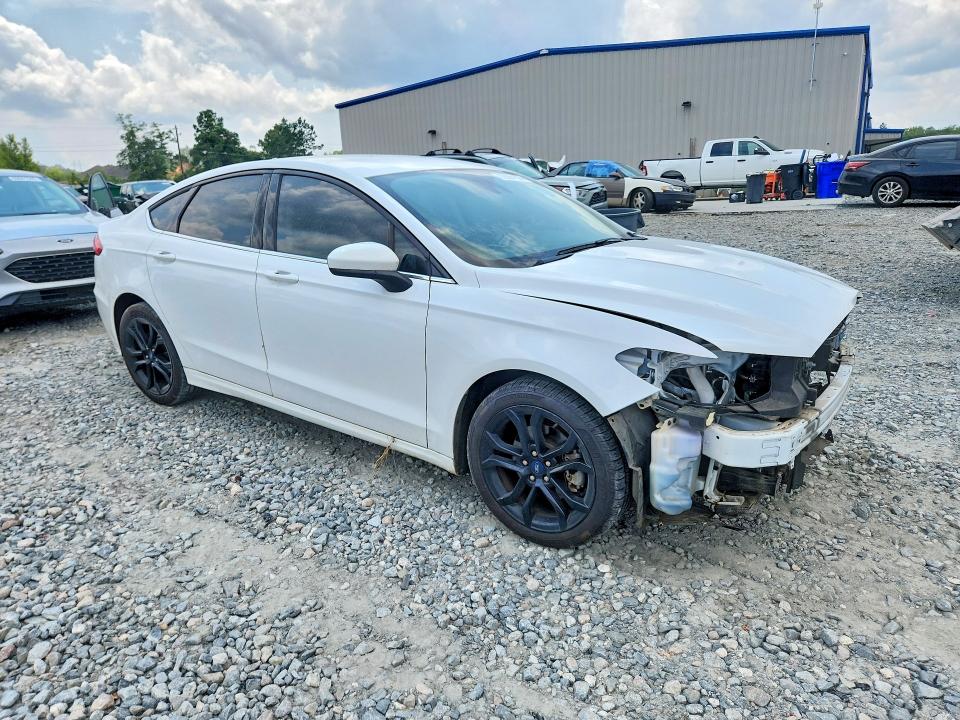 Zdjęcie 4 z aukcji – 2019 FORD FUSION z VIN 3FA6P0HD5KR147906
