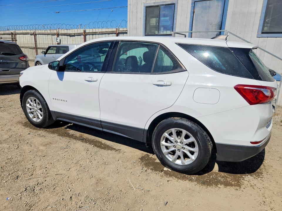 Photo 2 from auction – 2018 CHEVROLET EQUINOX with VIN 3GNAXHEV1JL115091