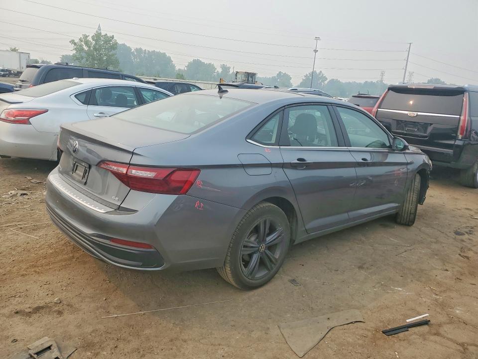 Photo 3 from auction – 2024 VOLKSWAGEN JETTA with VIN 3VW7M7BU5RM015497