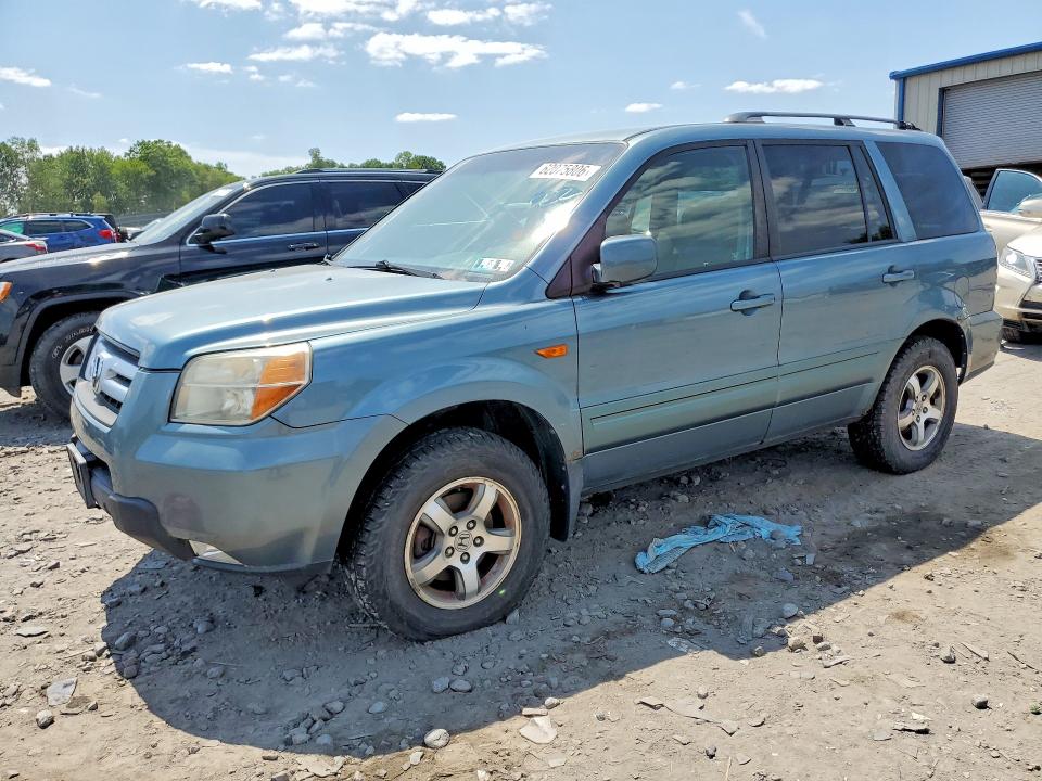 HONDA PILOT 2007 with VIN 2HKYF18467H528864 - Photo from auction