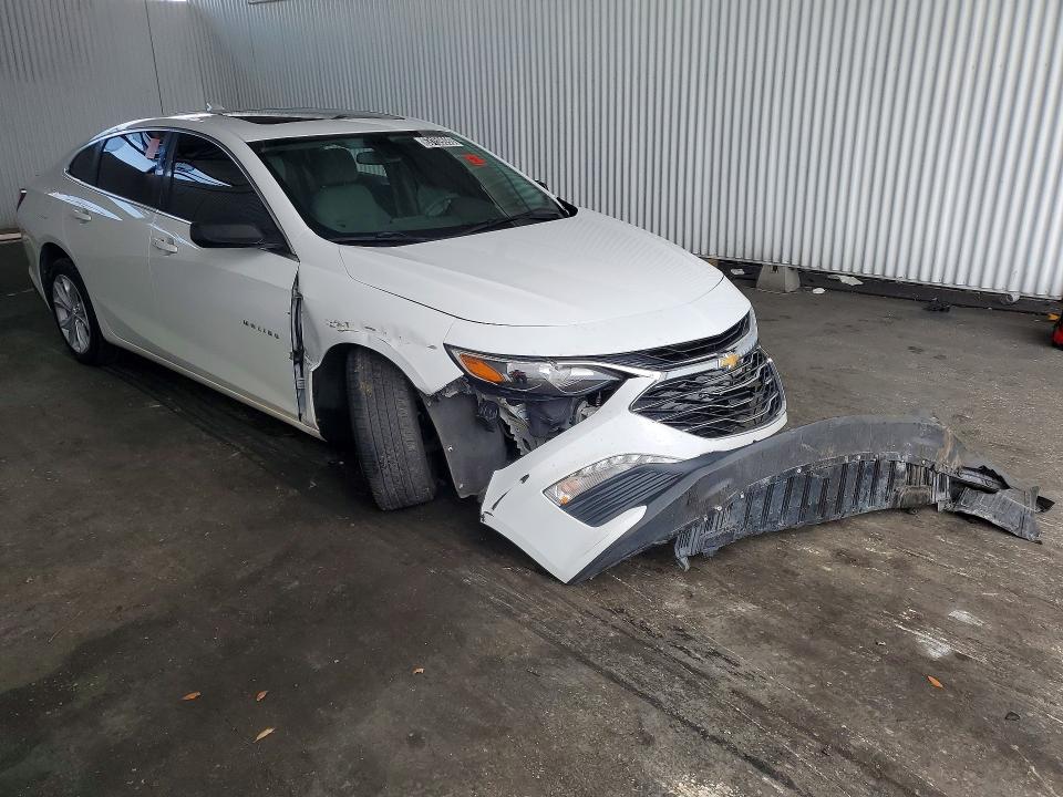Photo 4 from auction – 2019 CHEVROLET MALIBU with VIN 1G1ZD5ST1KF135965