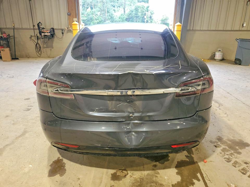 Photo 6 from auction – 2017 TESLA MODEL S with VIN 5YJSA1E26HF220049