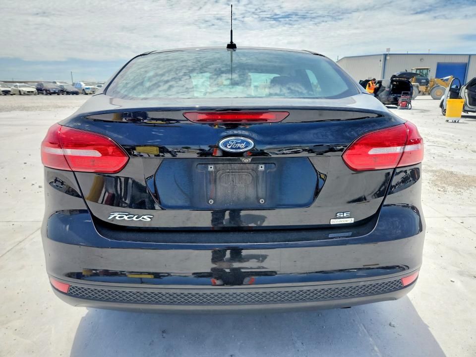 Photo 6 from auction – 2018 FORD FOCUS with VIN 1FADP3FEXJL229387
