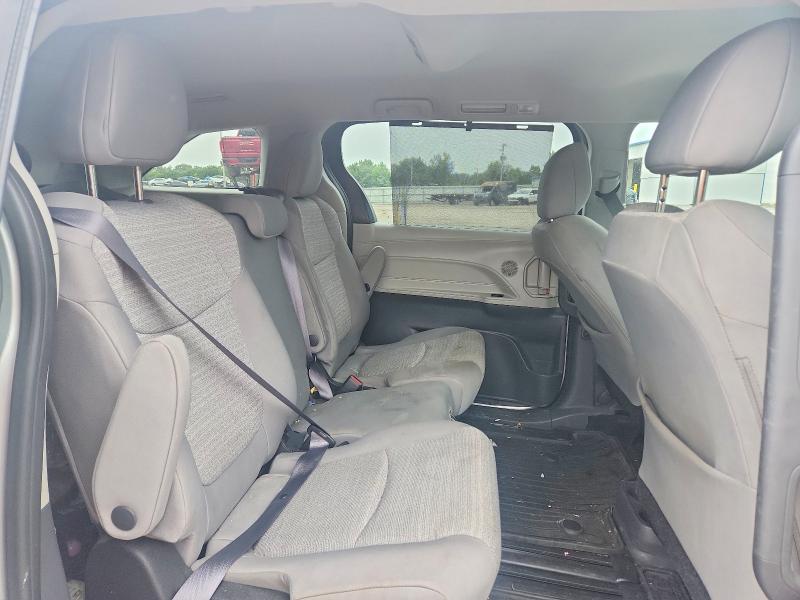 Photo 11 from auction – 2022 TOYOTA SIENNA with VIN 5TDKRKEC6NS092653