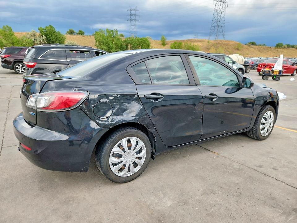 Photo 3 from auction – 2013 MAZDA 3 with VIN JM1BL1U78D1822106