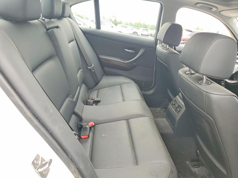 Photo 10 from auction – 2010 BMW 328 with VIN WBAPK7C50AA458221