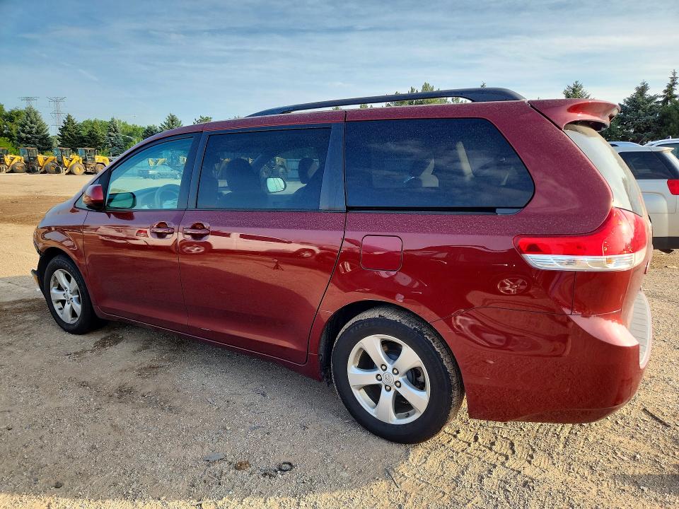 Photo 2 from auction – 2011 TOYOTA SIENNA with VIN 5TDKK3DC9BS155865