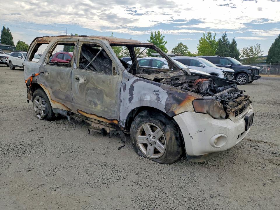 Photo 4 from auction – 2009 FORD ESCAPE with VIN 1FMCU59399KA42790