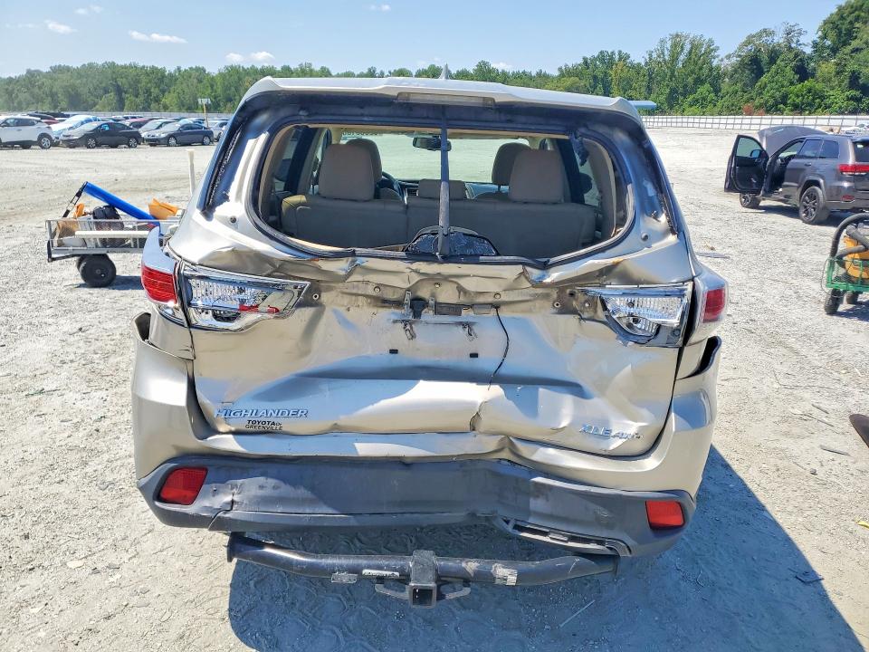 Photo 6 from auction – 2016 TOYOTA HIGHLANDER with VIN 5TDJKRFH1GS274735