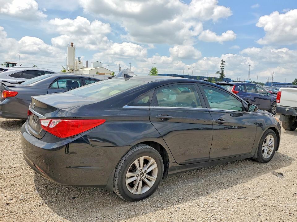 Photo 3 from auction – 2013 HYUNDAI SONATA with VIN 5NPEC4AC3DH773473