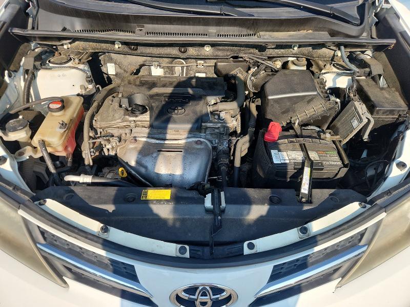 Photo 11 from auction – 2015 TOYOTA RAV4 with VIN JTMRFREV3FD115594