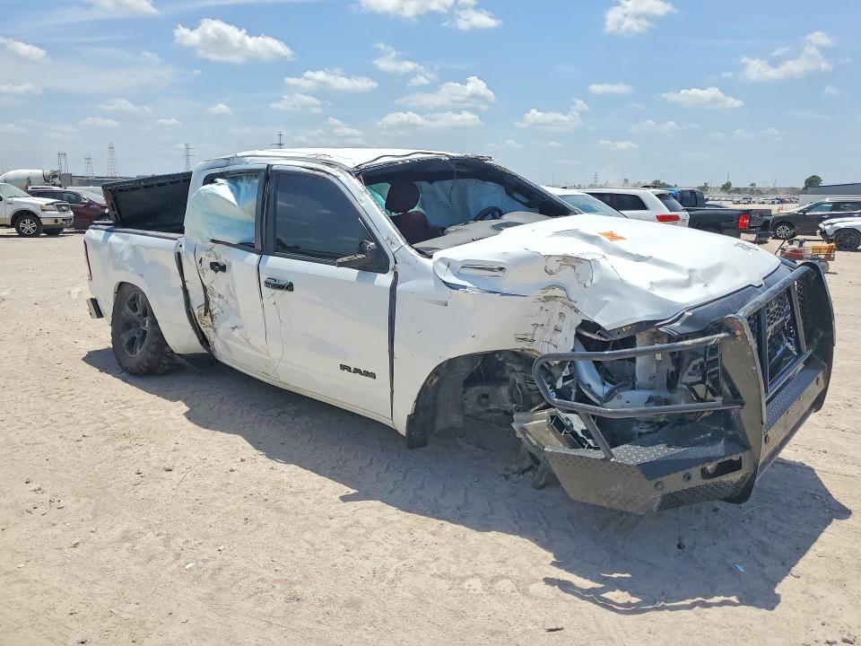 Photo 4 from auction – 2024 RAM 1500 with VIN 1C6RREFT5RN164671