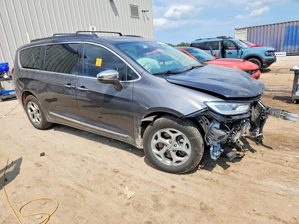 Photo 4 from auction – 2022 CHRYSLER PACIFICA with VIN 2C4RC3GGXNR174884
