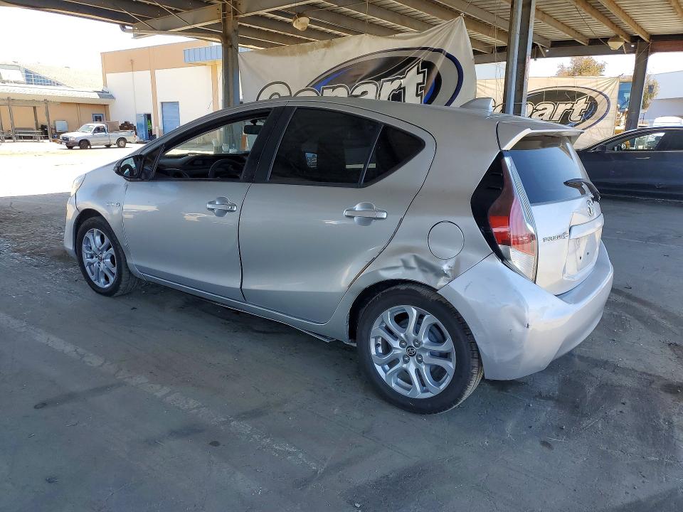 Photo 2 from auction – 2015 TOYOTA PRIUS C with VIN JTDKDTB32F1584524