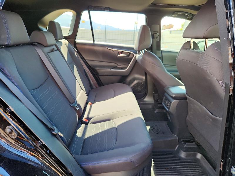 Photo 11 from auction – 2022 TOYOTA RAV4 with VIN JTM16RFV6ND064070
