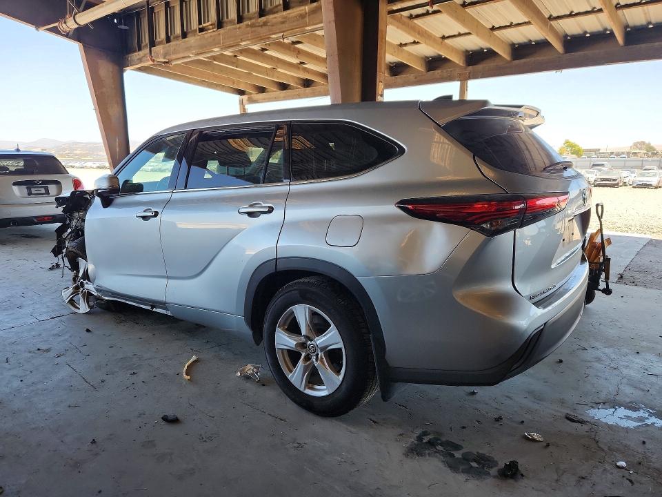 Photo 2 from auction – 2022 TOYOTA HIGHLANDER with VIN 5TDBBRCH1NS554029
