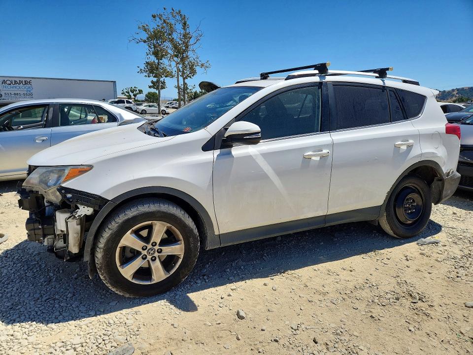 TOYOTA RAV4 2015 with VIN JTMRFREV6FD109000 - Photo from auction