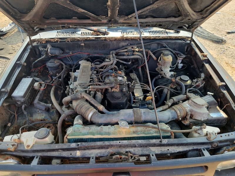 Photo 11 from auction – 1993 TOYOTA PICKUP with VIN JT4RN81A4P5162192