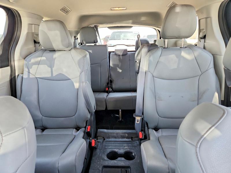 Photo 10 from auction – 2023 TOYOTA SIENNA with VIN 5TDYRKEC2PS163232
