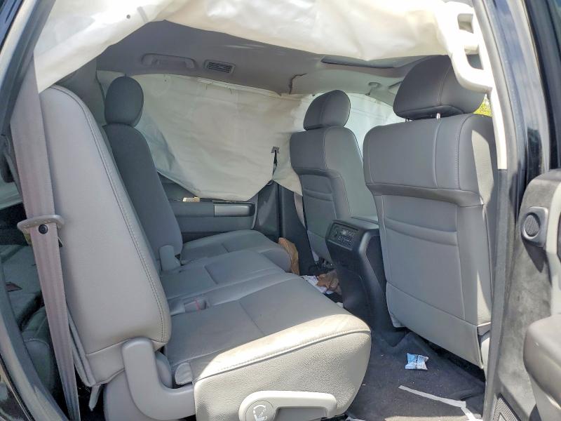 Photo 11 from auction – 2018 TOYOTA SEQUOIA with VIN 5TDKY5G10JS071811