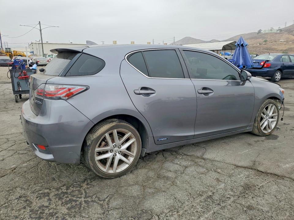 Photo 3 from auction – 2015 LEXUS CT with VIN JTHKD5BH3F2210617