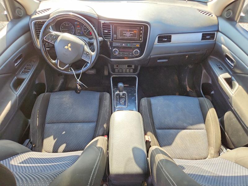 Photo 8 from auction – 2018 MITSUBISHI OUTLANDER with VIN JA4AZ3A35JZ054566