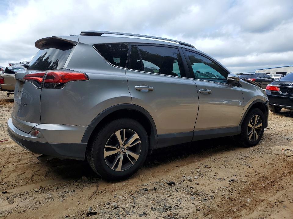 Photo 3 from auction – 2017 TOYOTA RAV4 with VIN 2T3WFREV1HW403879