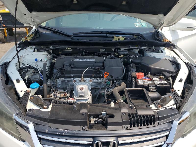 Photo 11 from auction – 2015 HONDA ACCORD with VIN 1HGCR2F88FA131757