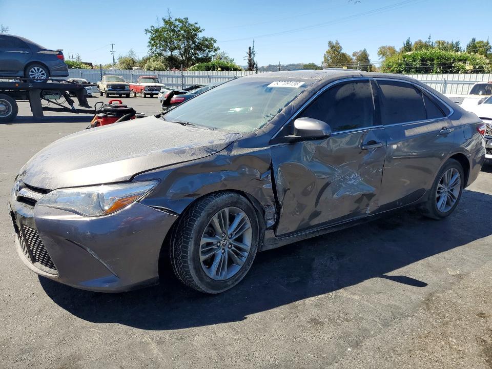 TOYOTA CAMRY 2015 с VIN 4T1BF1FK3FU096936 - Фото с аукциона