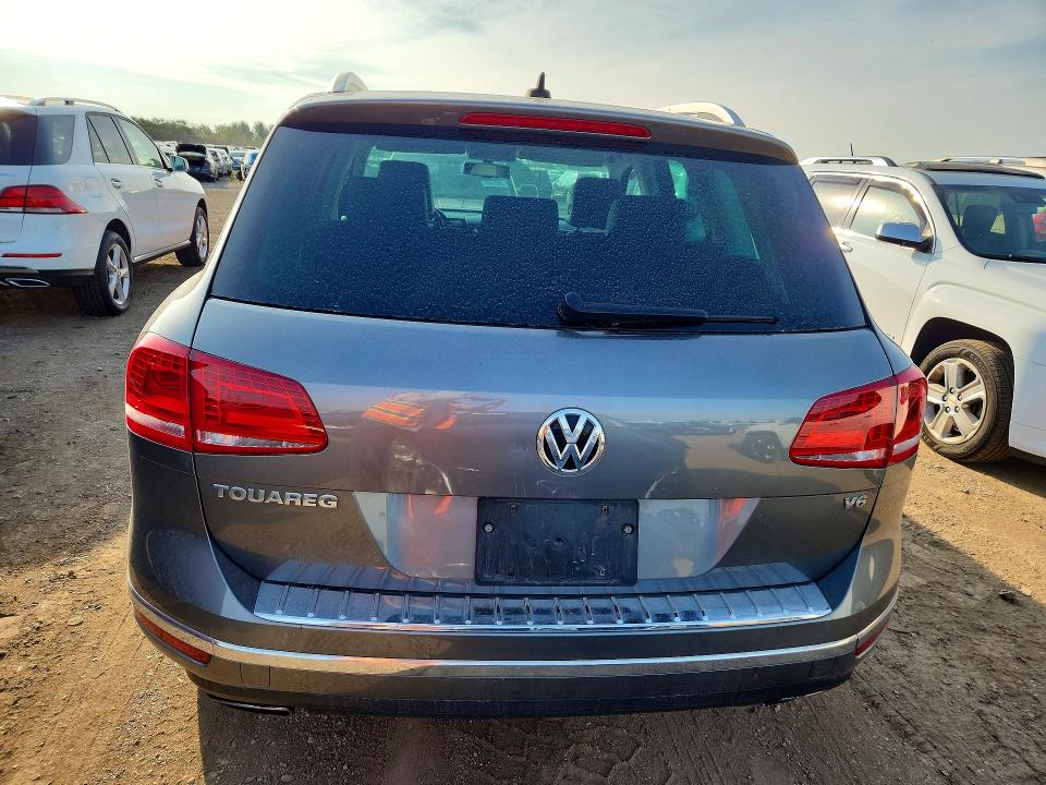 Photo 6 from auction – 2016 VOLKSWAGEN TOUAREG with VIN WVGEF9BP5GD003641