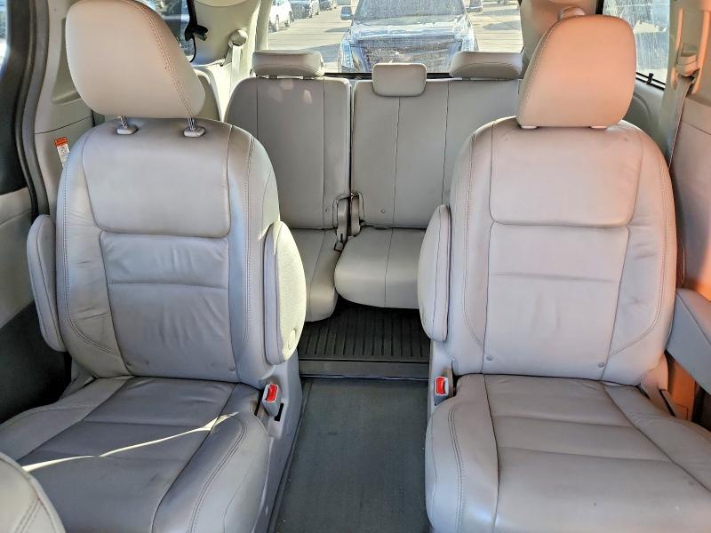 Photo 10 from auction – 2017 TOYOTA SIENNA with VIN 5TDDZ3DC7HS182897