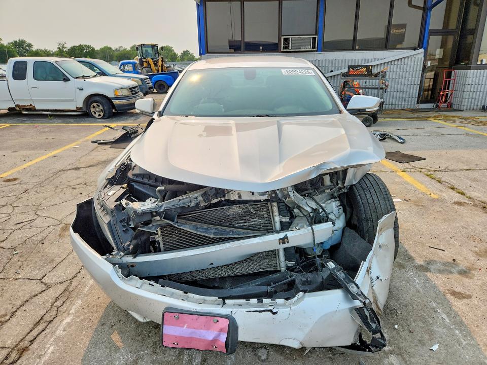 Photo 5 from auction – 2017 CHEVROLET IMPALA with VIN 2G1105S39H9146965