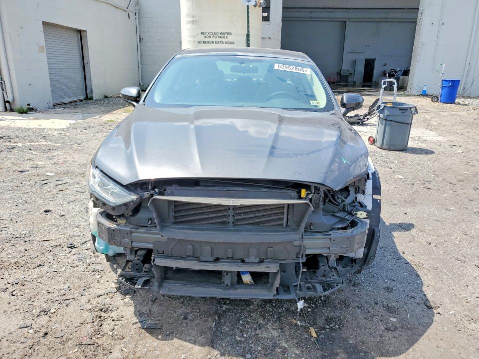 Photo 5 from auction – 2018 FORD FUSION with VIN 3FA6P0G74JR148863