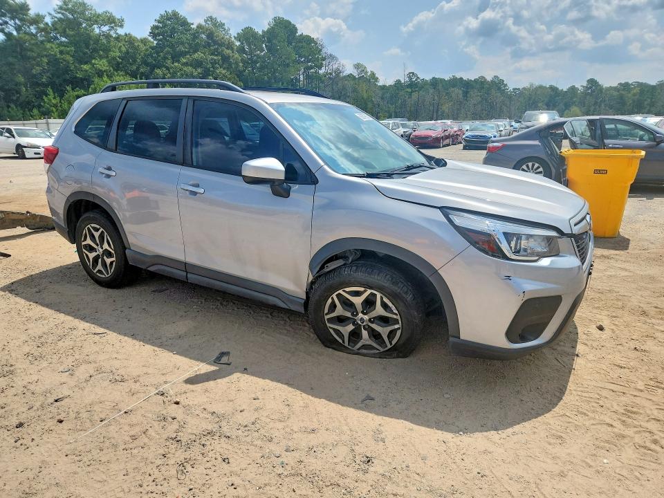 Photo 4 from auction – 2020 SUBARU FORESTER with VIN JF2SKAGC3LH561907