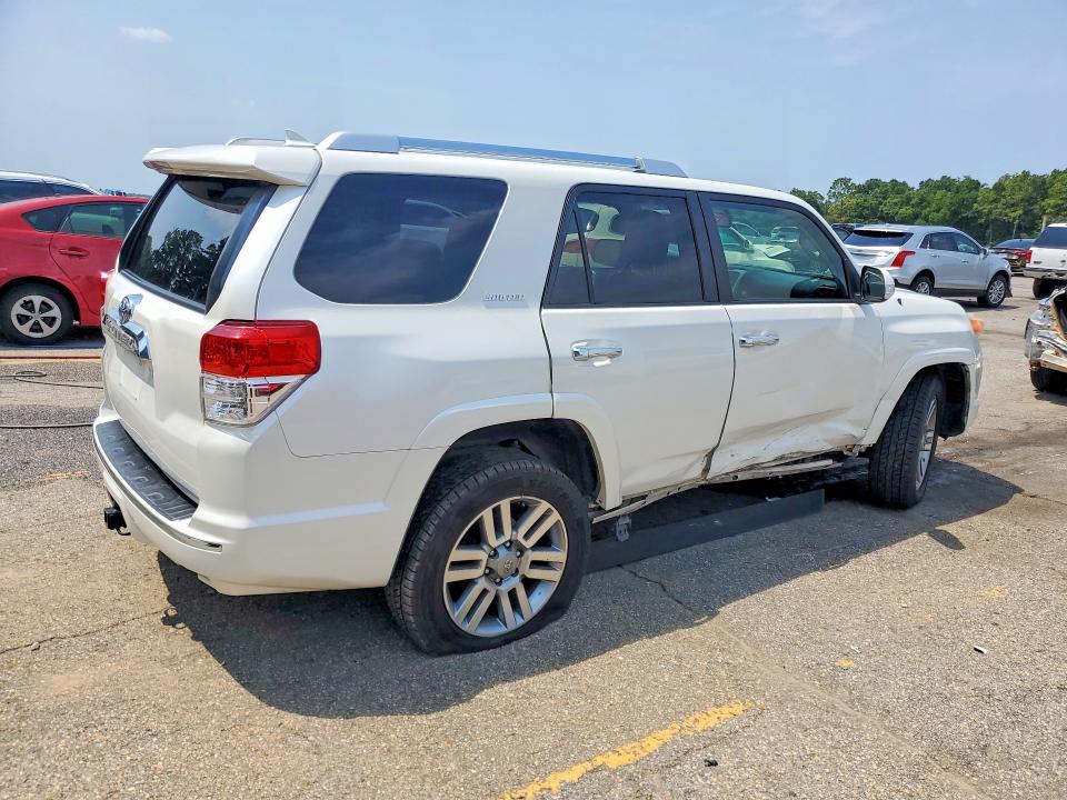 Photo 3 from auction – 2013 TOYOTA 4RUNNER with VIN JTEBU5JR3D5142533