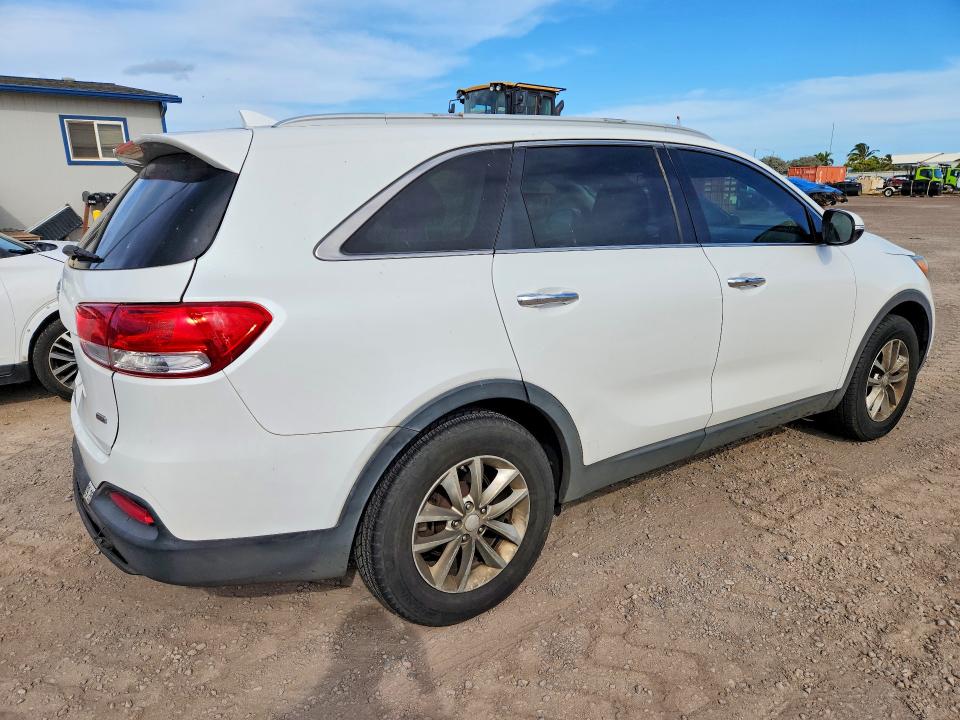 Photo 3 from auction – 2017 KIA SORENTO with VIN 5XYPG4A35HG286153