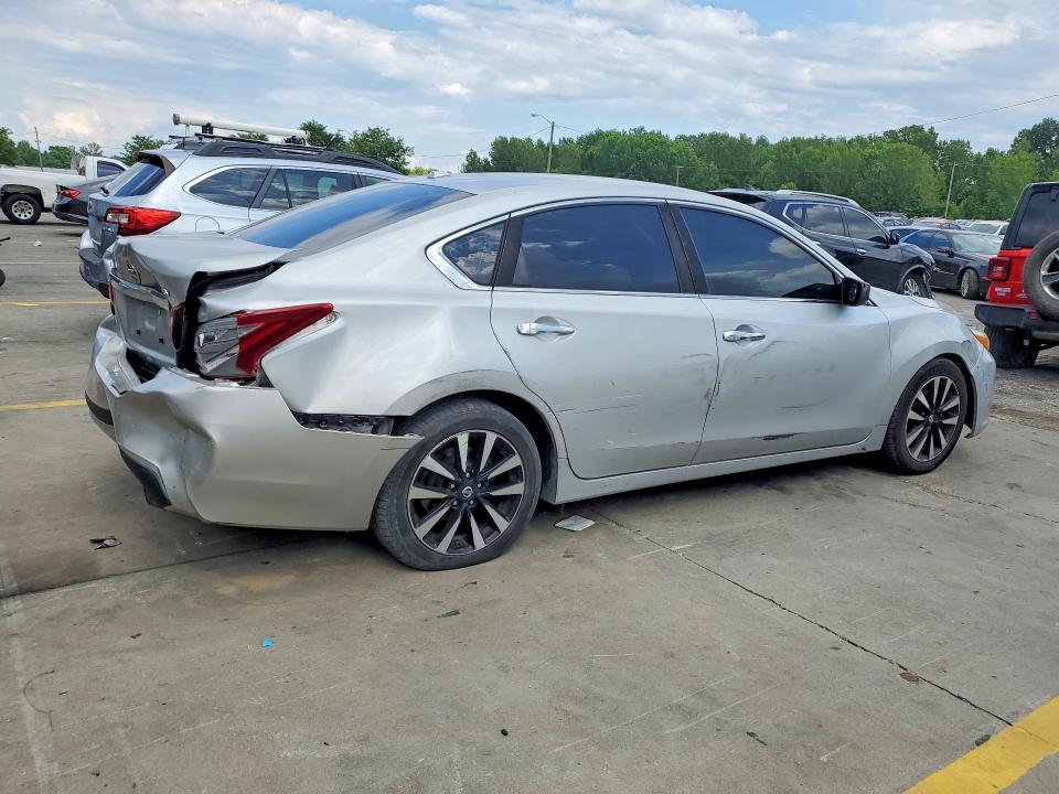 Photo 3 from auction – 2018 NISSAN ALTIMA with VIN 1N4AL3AP3JC124780