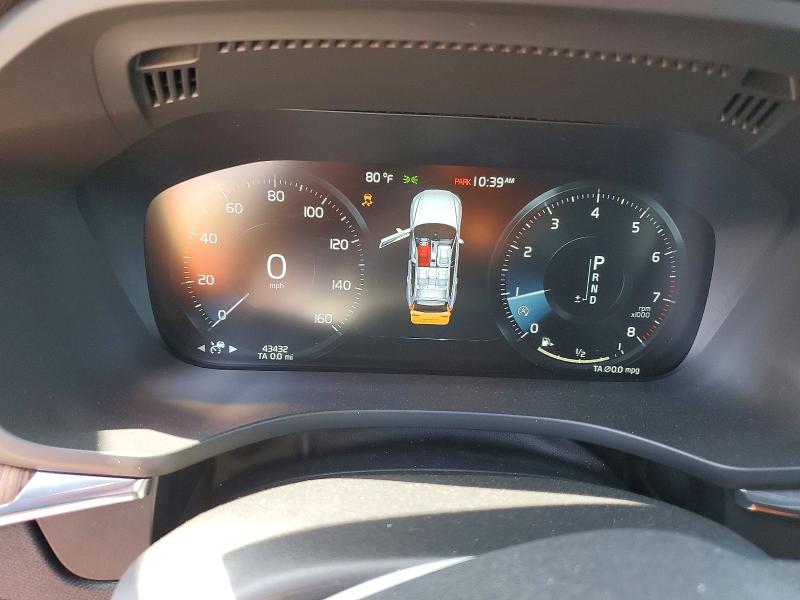 Photo 9 from auction – 2018 VOLVO XC60 with VIN YV4A22RL1J1017468