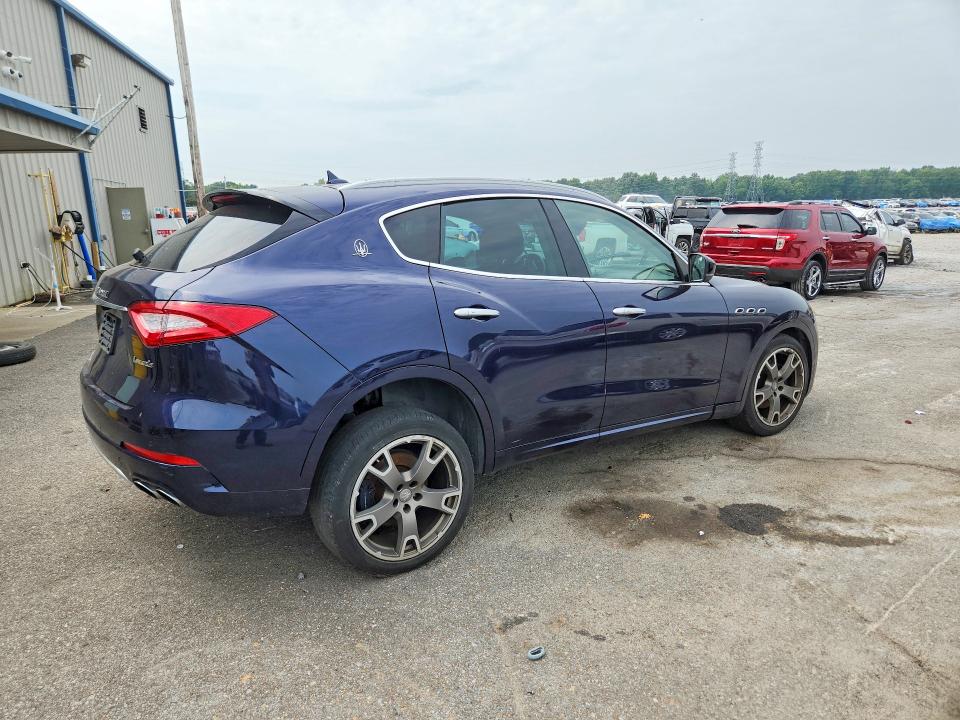 Photo 3 from auction – 2017 MASERATI LEVANTE with VIN ZN661XUL2HX263371