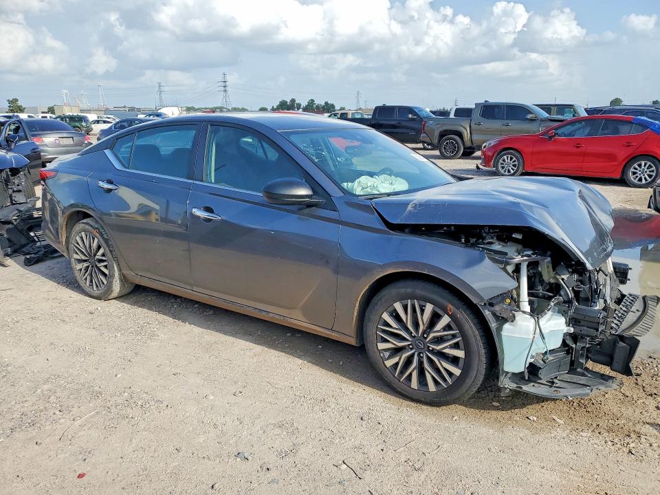 Photo 4 from auction – 2025 NISSAN ALTIMA with VIN 1N4BL4DV9SN360067